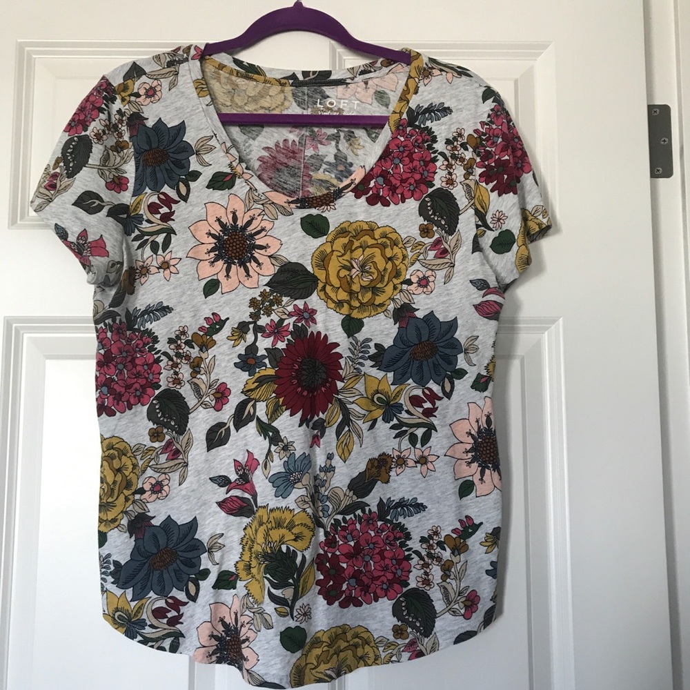 Loft cotton knit short sleeve shirt.